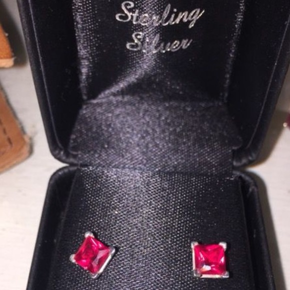 Ruby earrings - Picture 2 of 2